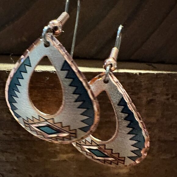 Boho Native American Tribal Teal Blue Native Copper Wire Earrings, Gift Box - Picture 7 of 9